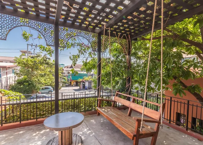 Baansuanprannok Hotel 4*