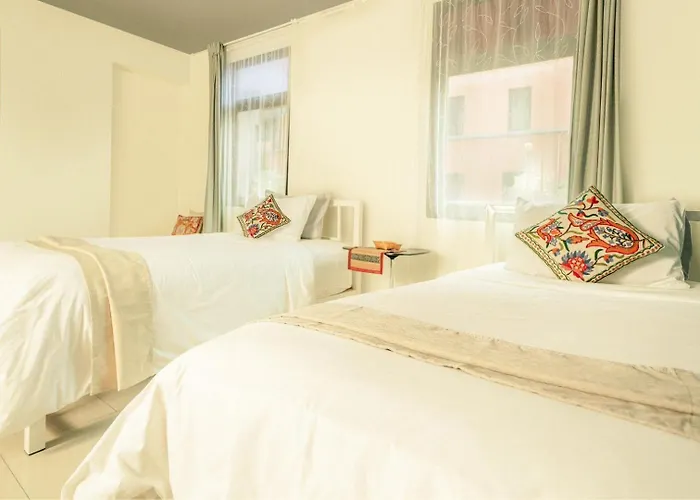 Hotel Baansuanprannok 4*