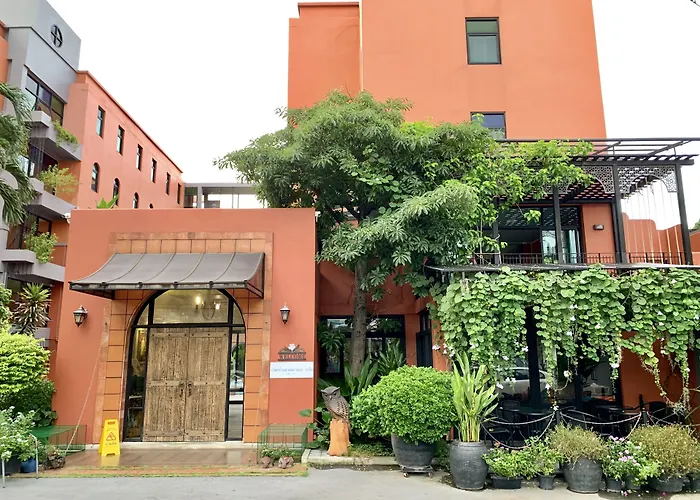 Hotel Baansuanprannok 4*