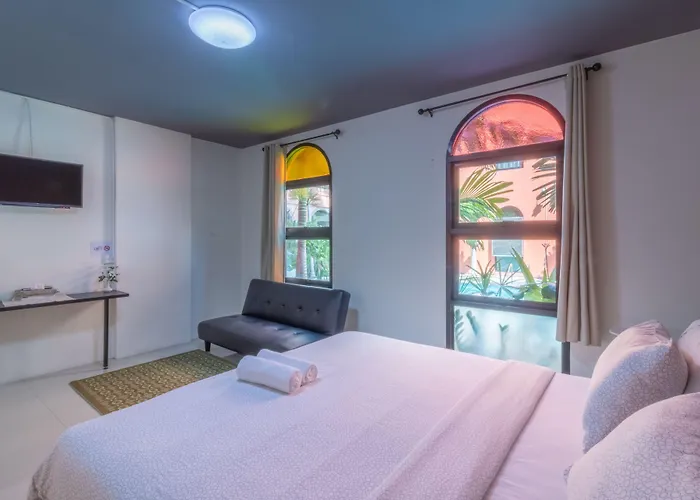Hotel Baansuanprannok 4*